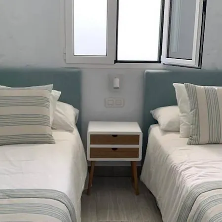 Renovated 2 Bedroom Bungalow In Playa Del Ingles Maspalomas (Gran Canaria)